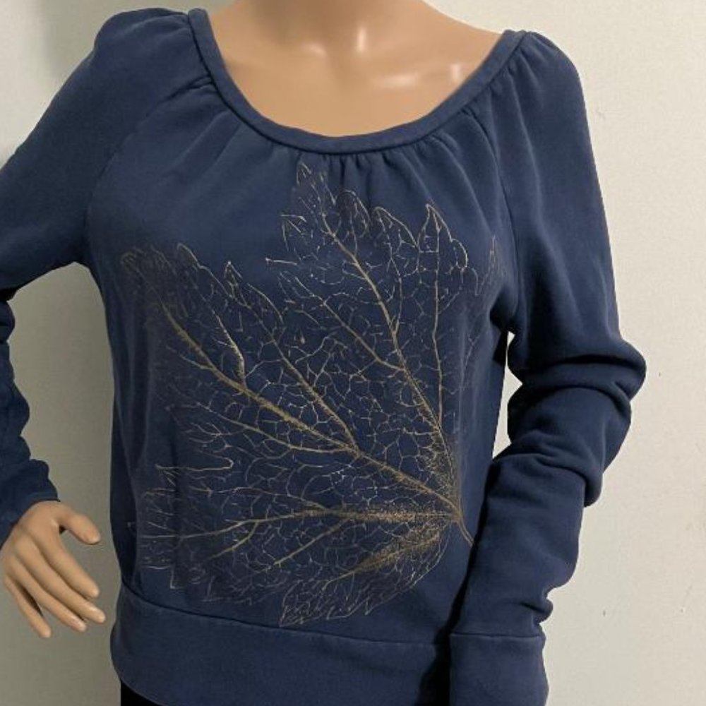 Blue Leaf Print Sweater by Moda International Size Small